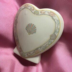 Bud Vase Shell Scallop Design Heart Shape.  Floral 4 1/4 X 4 1/4".  1980'S